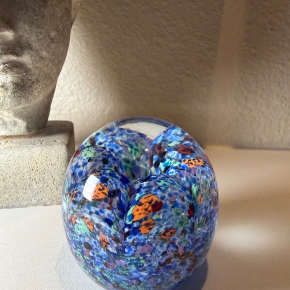Vintage Gentile Art Glass Paperweight –  Handblown Mottled Glass - Picture 2 of 10